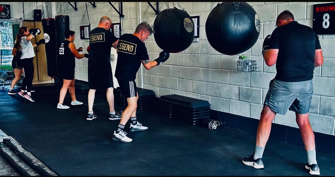 BOX30 members training together on the gym circuit